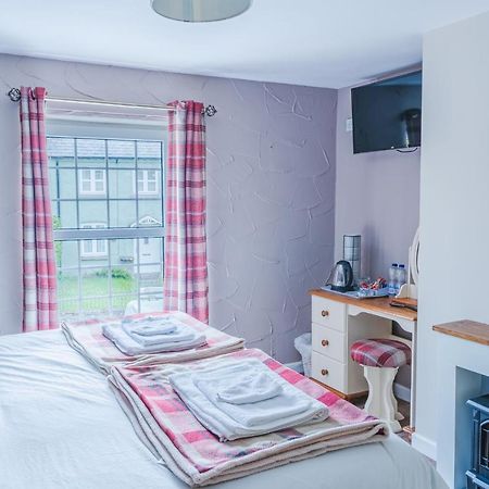 The Cock Hotel Bronllys Екстериор снимка
