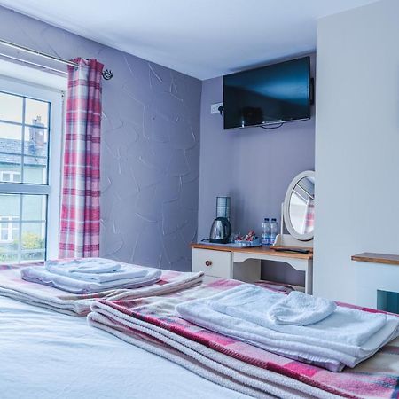 The Cock Hotel Bronllys Екстериор снимка